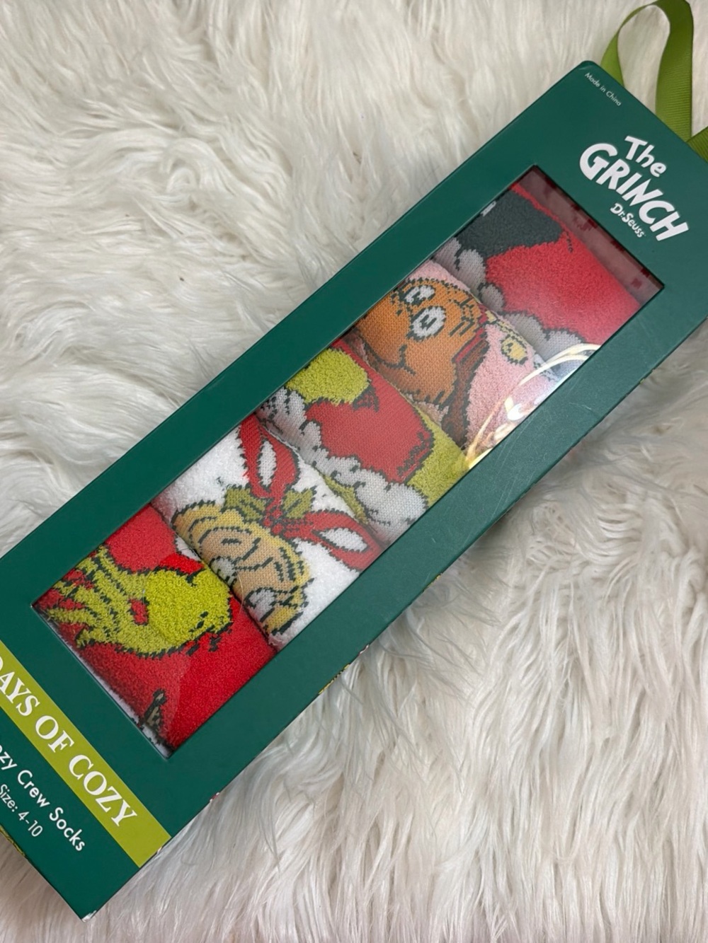 Dr. Seuss The Grinch Red & Green Cozy Crew Socks - 3 Pack